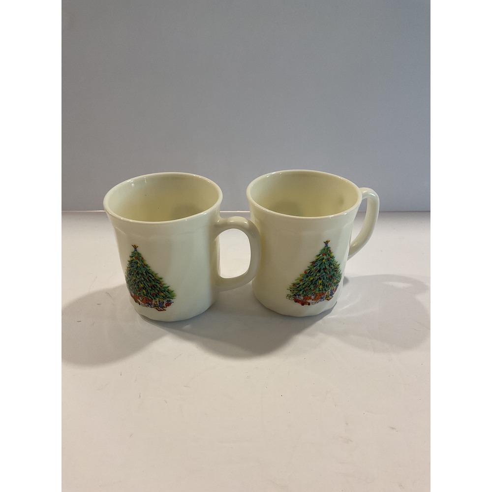 Vintage Christmas Mug Set of 2 Ceramic Holiday Tree and Wreath Coffee Cups Cream